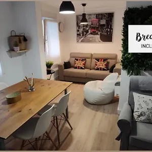 Entero Con Desayuno Incluido Y Parking Gratuito, A 3 Km De Playa Con Aire Acondicionado Apartamento